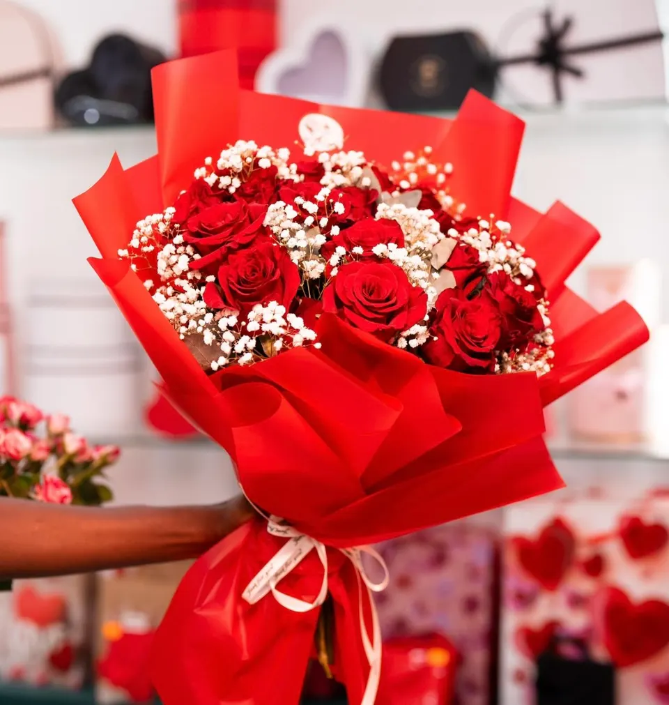 Bouquet 15 roses (110$)