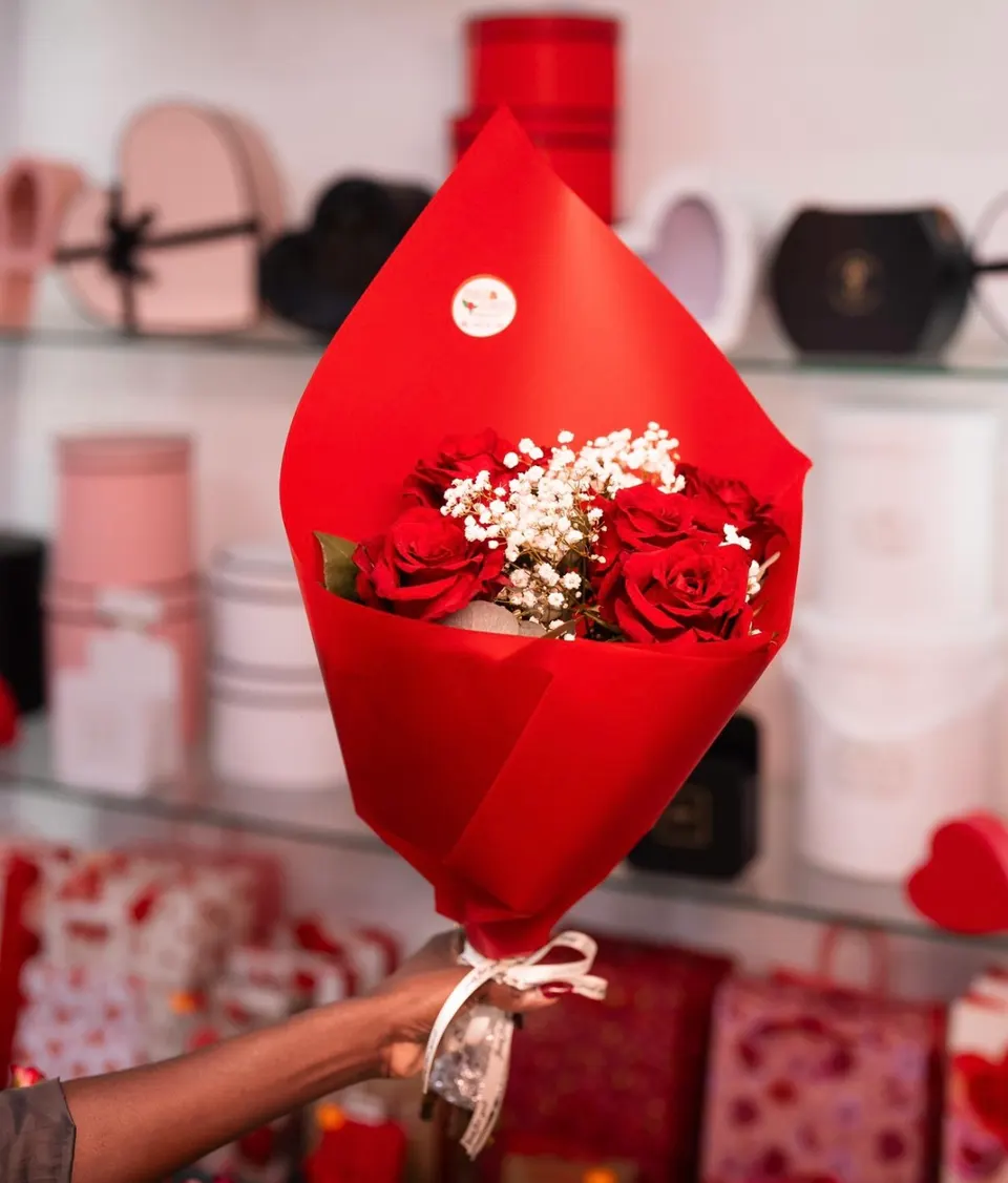 Bouquet 5 roses (40$)