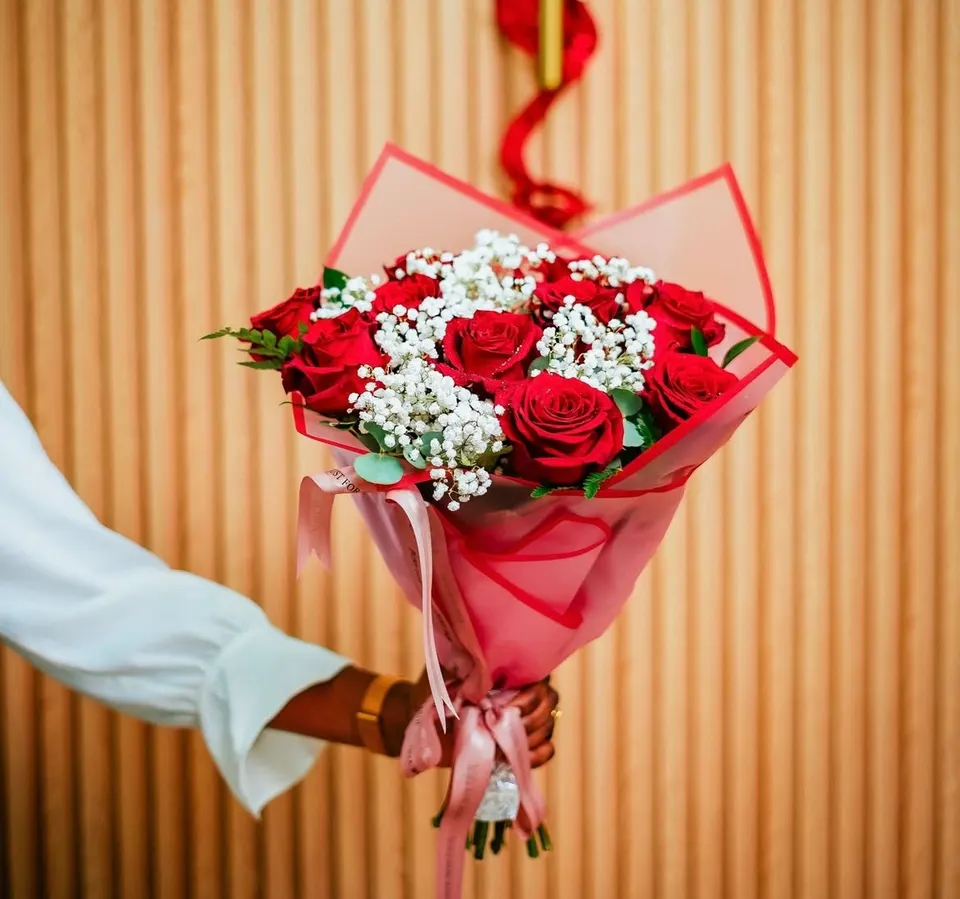 Bouquet 10 roses (75$)